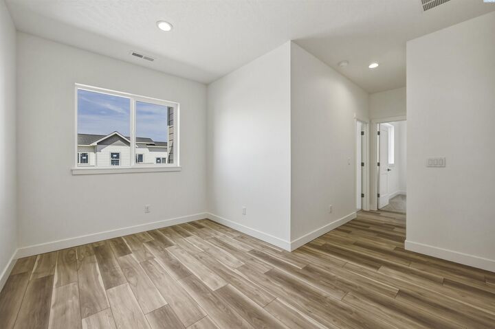 Property Photo:  4425 Conifer St  WA 99353 