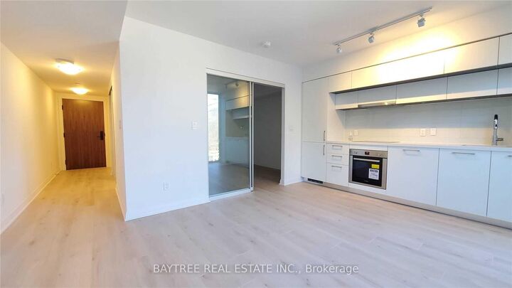 Property Photo:  99 Foxbar Road 305  ON M4V 2G5 