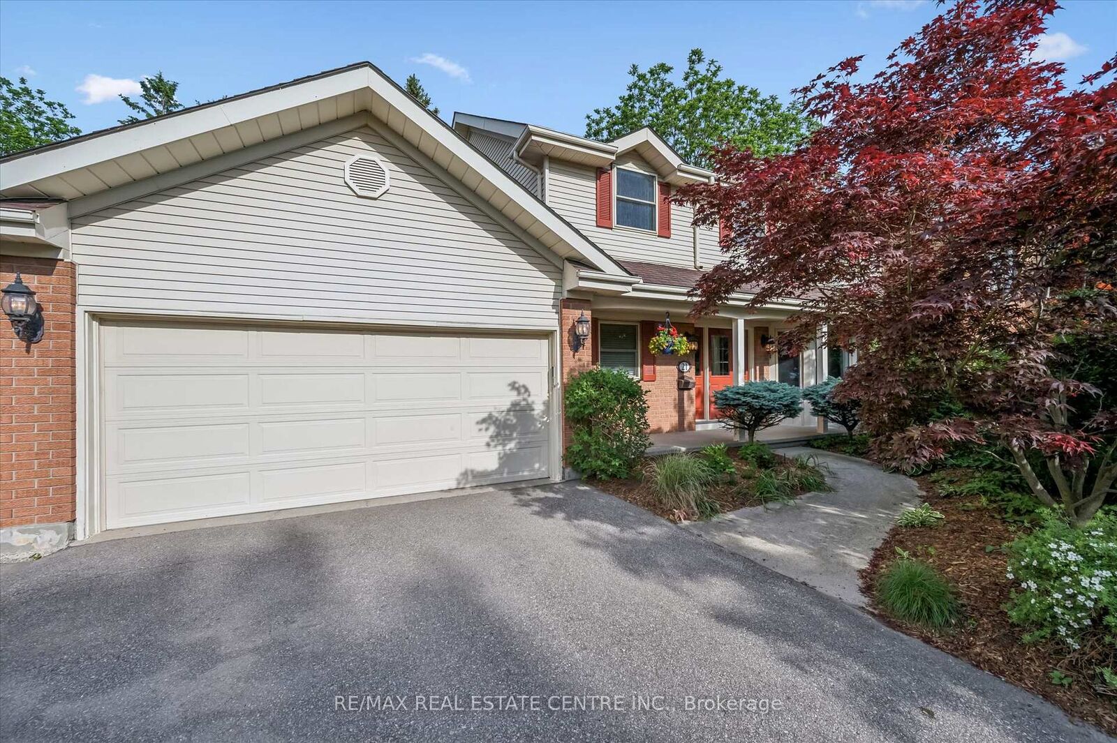 Photo de la propriété:  21 Tinatawa Court  ON N2A 3K4 