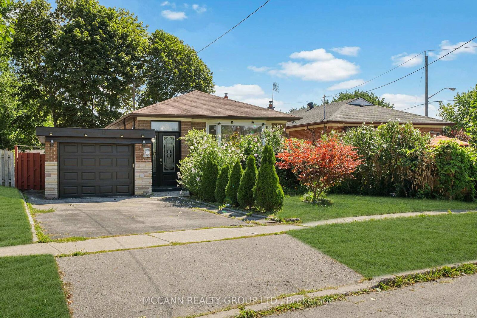 Property Photo: 17 Barlow Road ON M1G 2B5