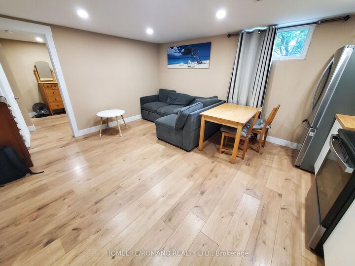 Property Photo:  6 Earldown Drive 1  ON M9R 2L3 