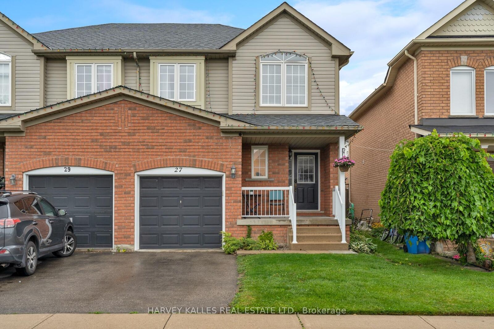 Property Photo:  27 Hirst Avenue  ON L4P 4E6 