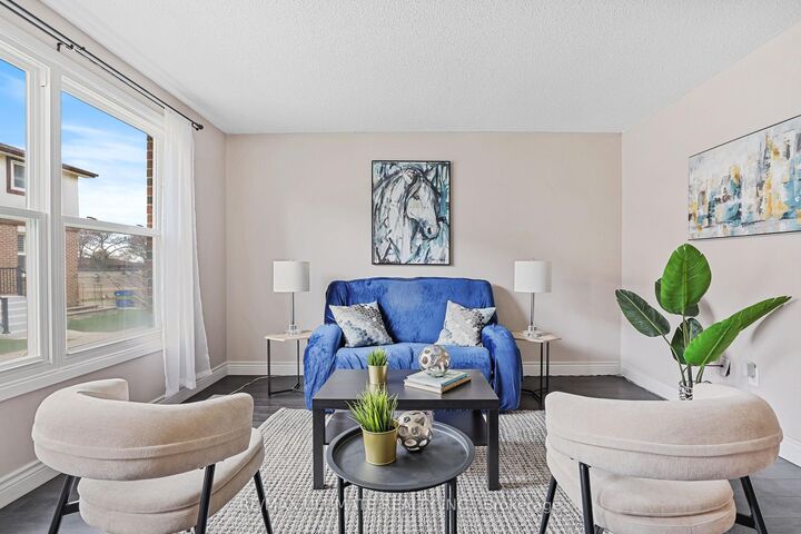 Property Photo:  1230 Radom Street 25  ON L1W 3B8 