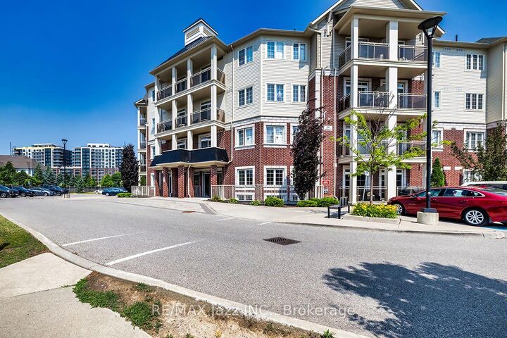 Property Photo:  84 Aspen Springs Drive 116  ON L1C 0V3 