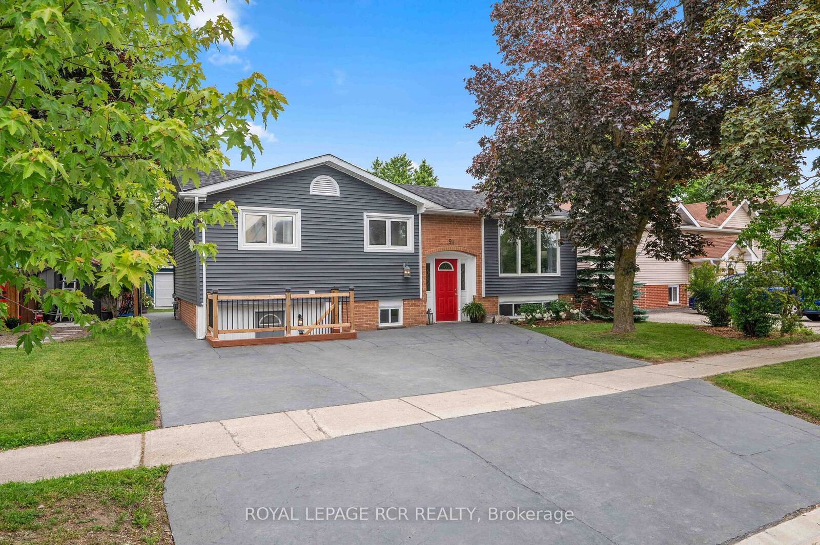 Property Photo:  94 Morgandale Crescent  ON L9W 3C7 