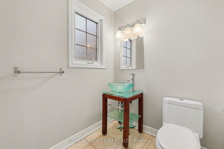 Property Photo: 187 Monterey Drive ON K2H 7A9