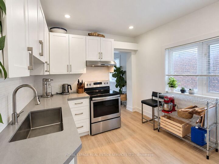 Property Photo:  721 Gladstone Avenue 3  ON M6H 3J5 