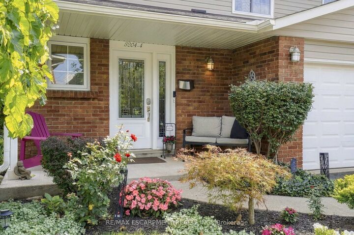 Property Photo:  3204 New Street 4  ON L7N 1M8 