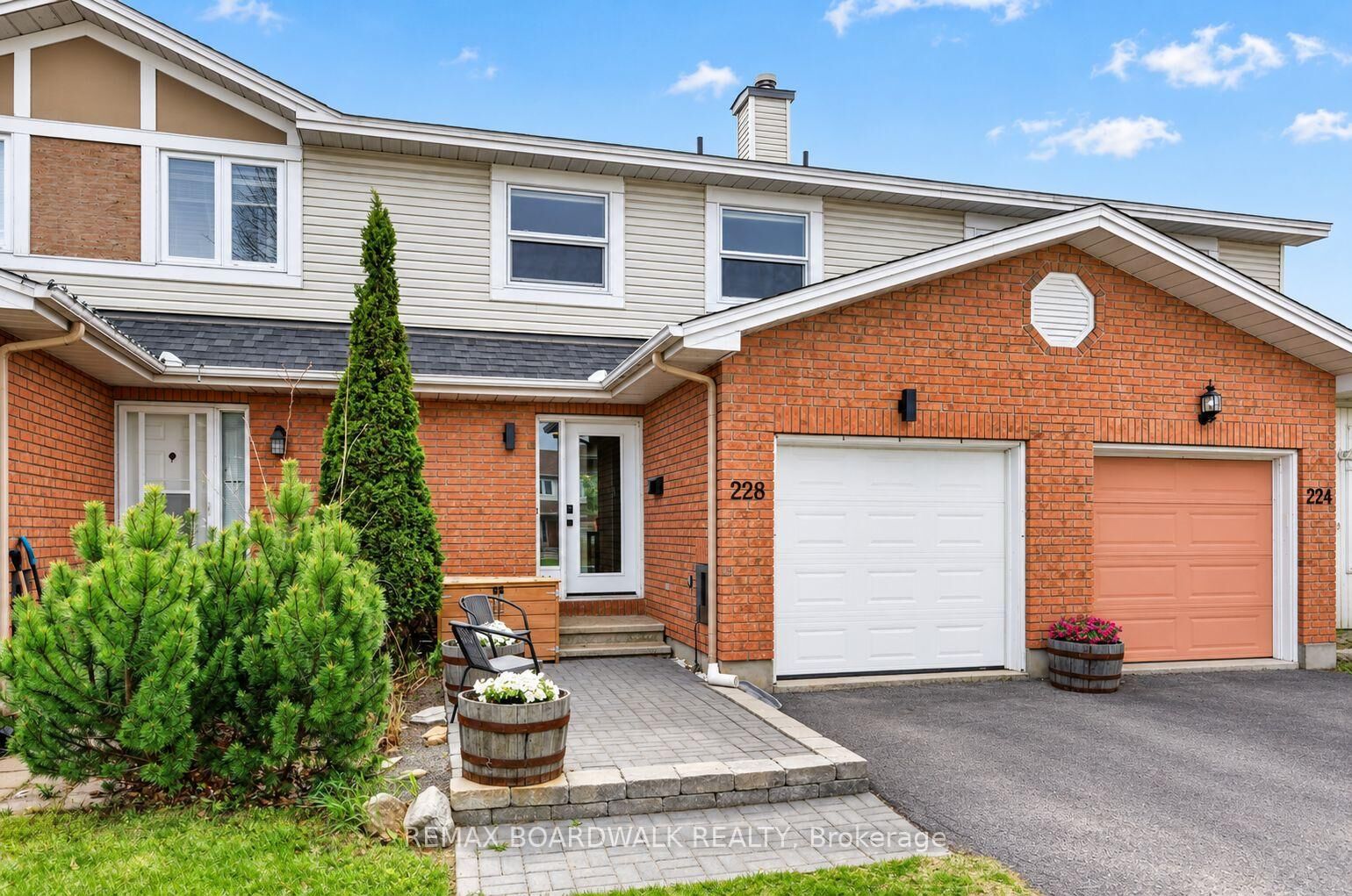 Property Photo:  228 Jamieson Street  ON K0A 1A0 