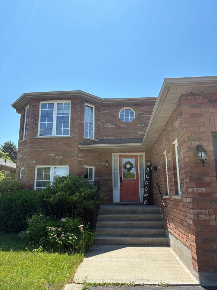 Property Photo:  59 Nicklaus Drive Upper Level  ON L4M 6V7 