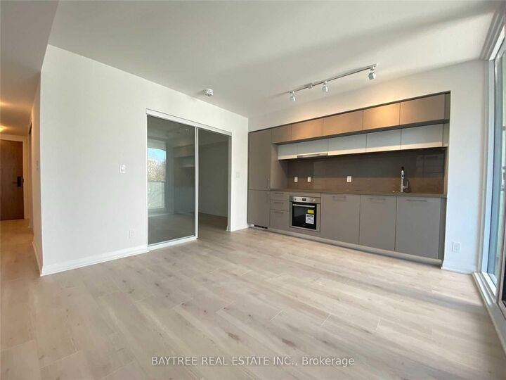 Property Photo:  99 Foxbar Road 2205  ON M4V 2G5 