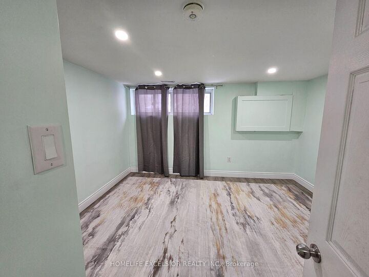 Property Photo:  82 Pandora Circle Basement  ON M1H 1V7 