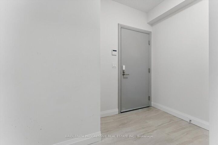 Property Photo:  398 Highway 7 N/A E 1502  ON L4B 0G7 