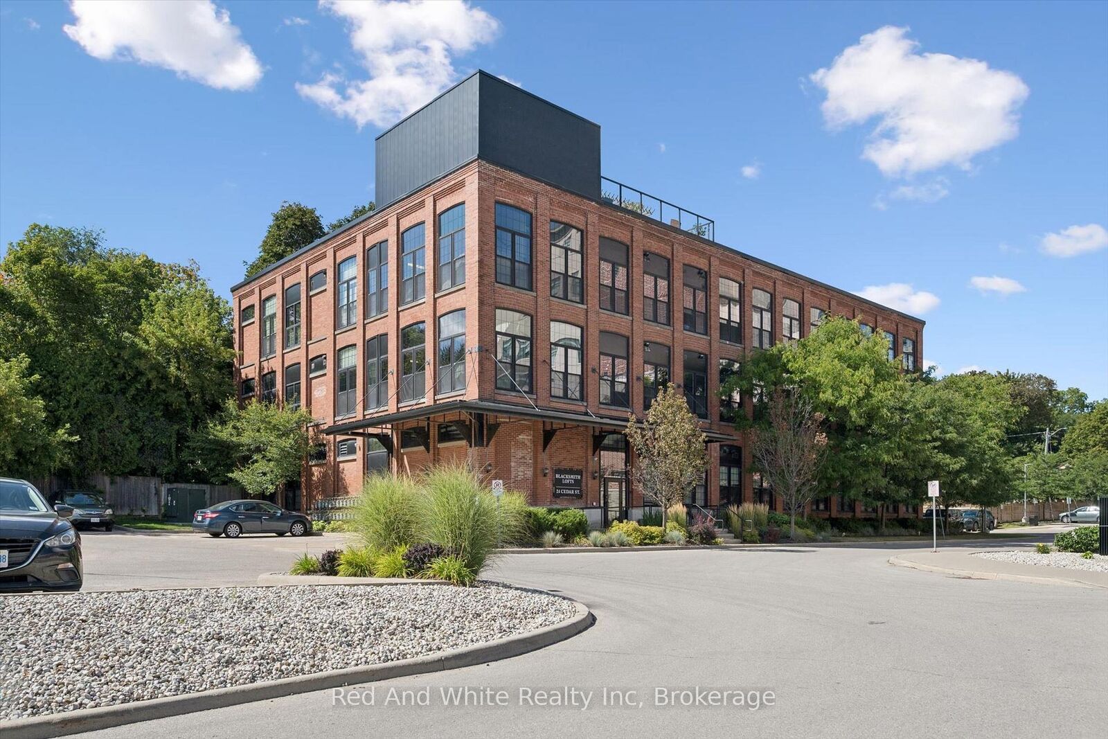 Property Photo: 24 Cedar Street 106 ON N1S 0B2