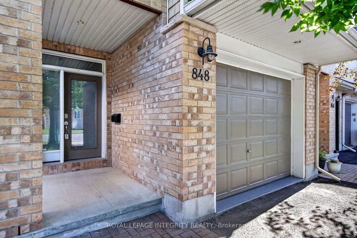 Property Photo:  848 White Alder Avenue  ON K1T 0H1 