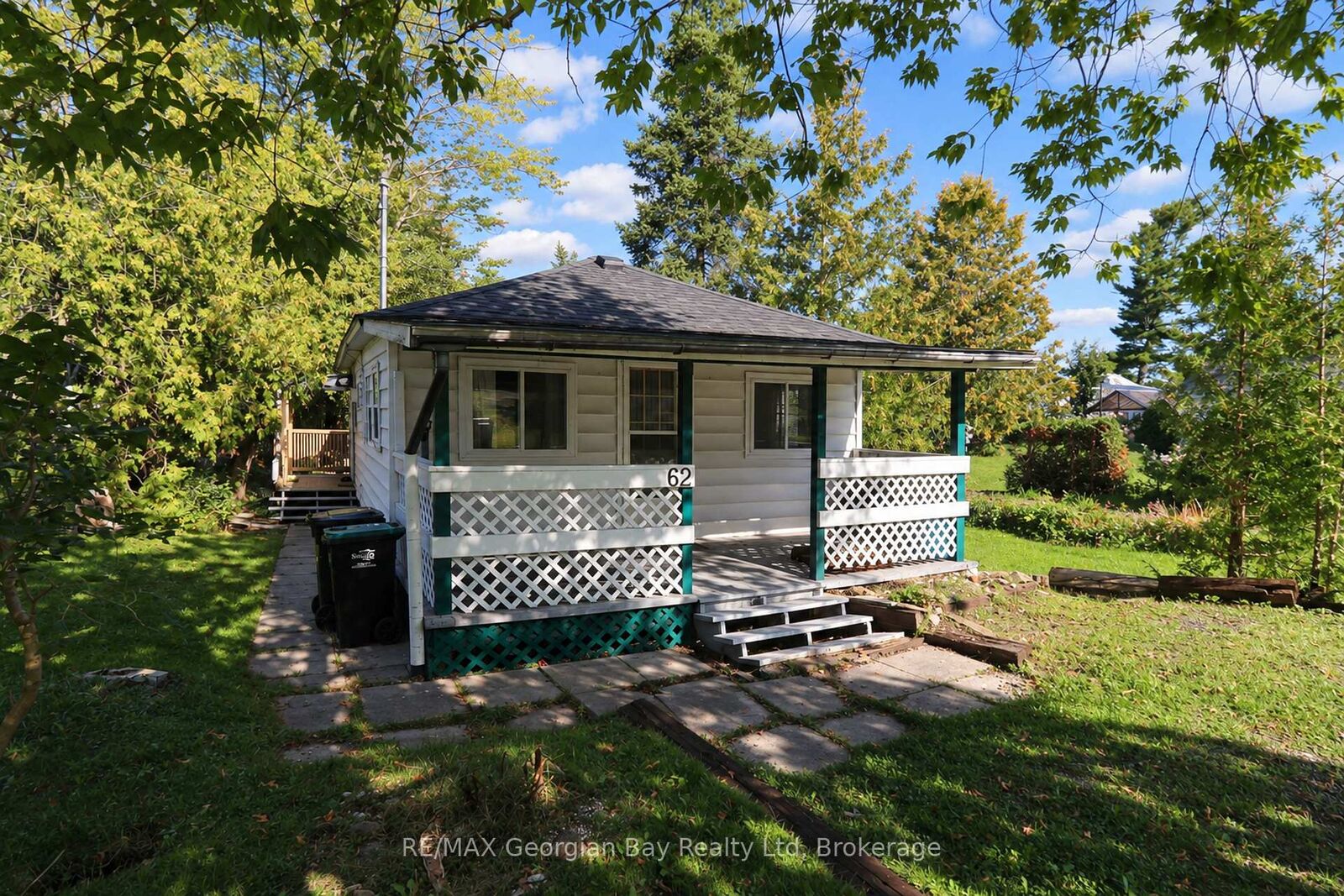 Property Photo:  62 King Road  ON L0K 2C0 
