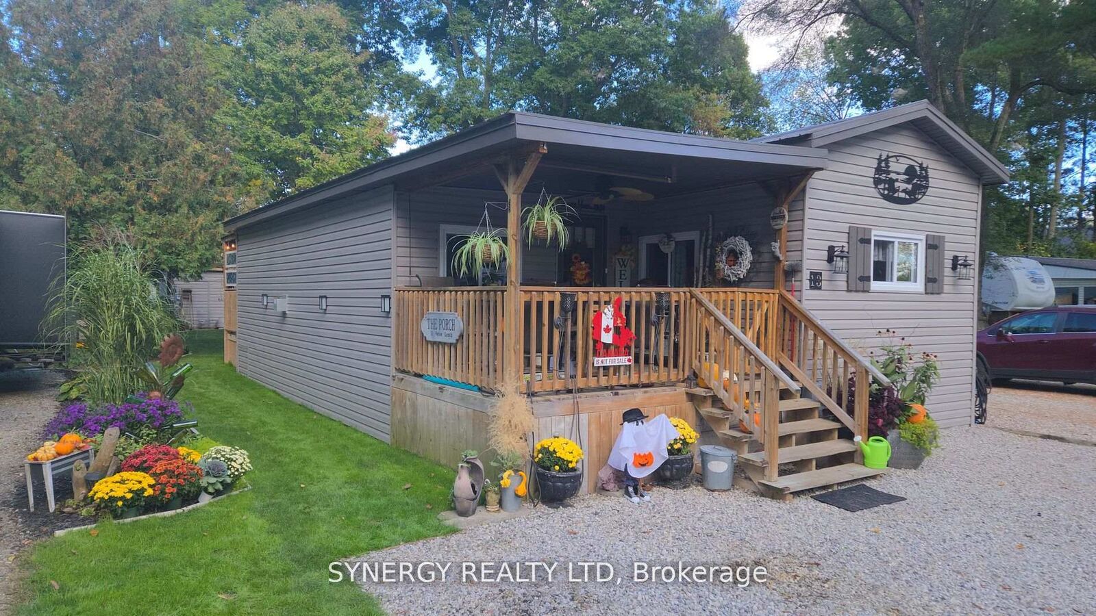 Property Photo:  24749 Park Street  ON N7G 1P4 