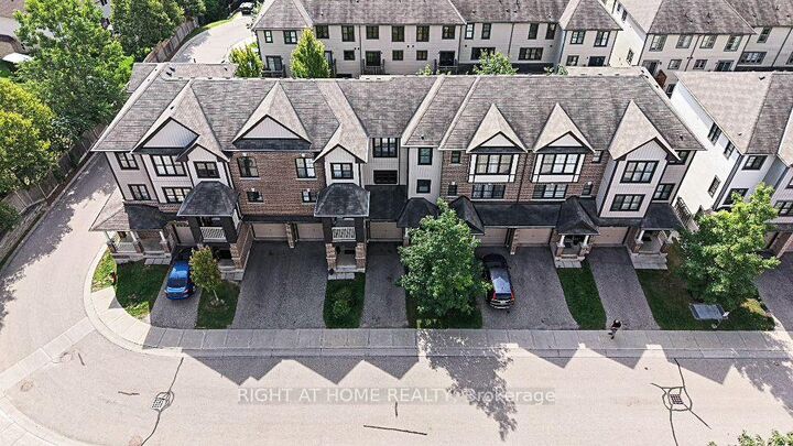 Property Photo: 701 Homer Watson Boulevard 45 ON N2C 0B5