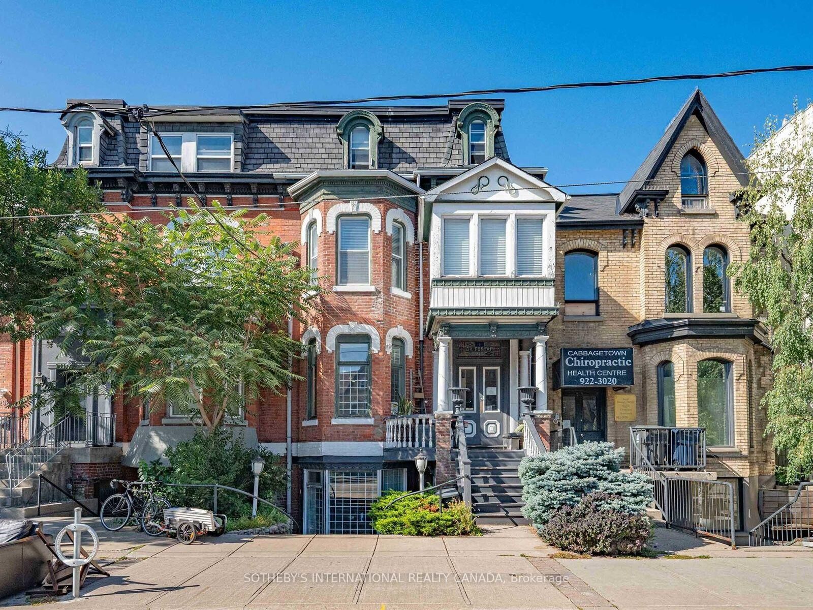 Property Photo:  212 Carlton Street Main  ON M5A 2L1 