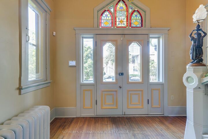 Property Photo:  21 Rose Avenue  ON M4X 1N7 