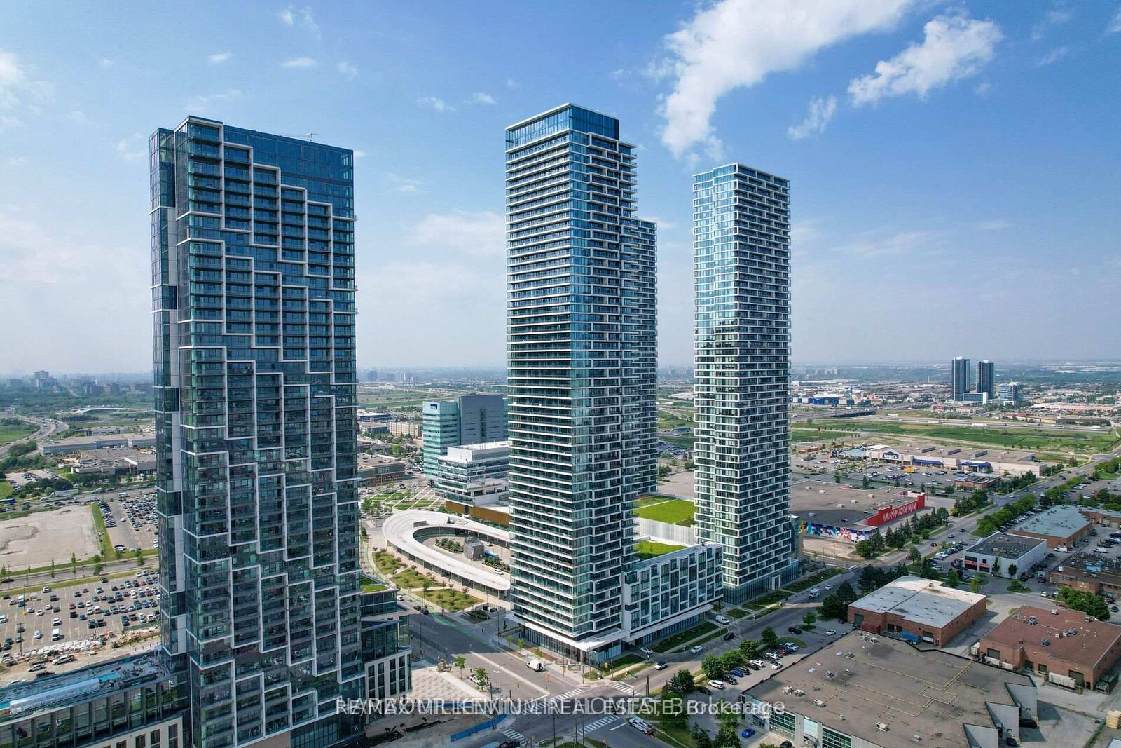 Property Photo:  950 Portage Parkway 4012  ON L4K 0J7 