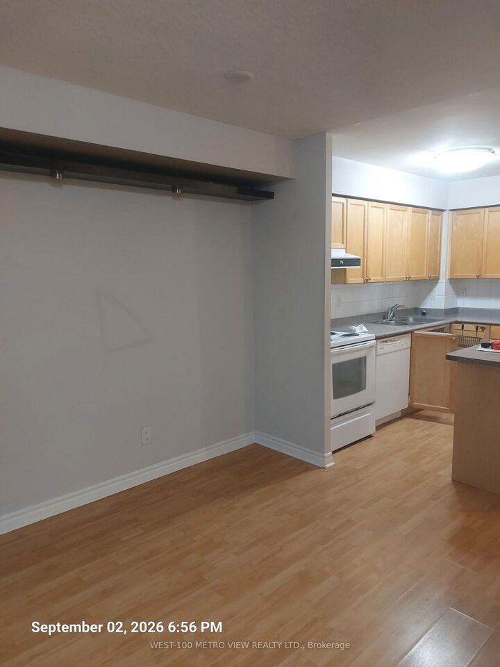Property Photo:  3888 Duke Of York Boulevard 2623  ON L5B 4P5 