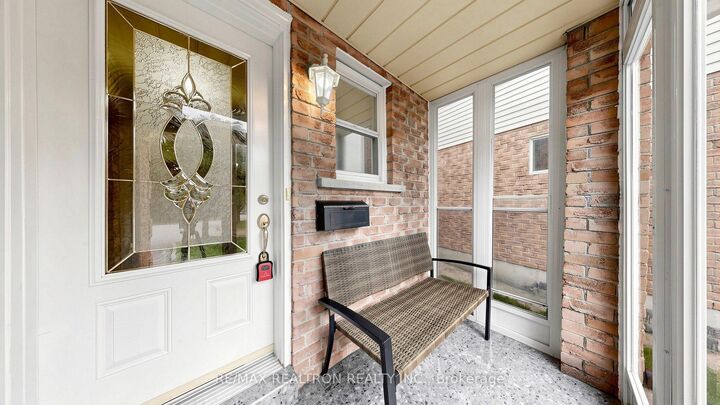 Property Photo:  4 Kilkenny Place  ON L4C 5S2 