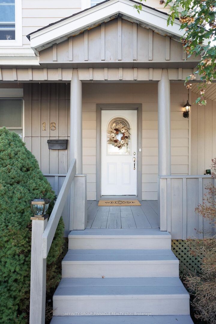 Property Photo:  18 Clifton Street  ON K0M 1N0 