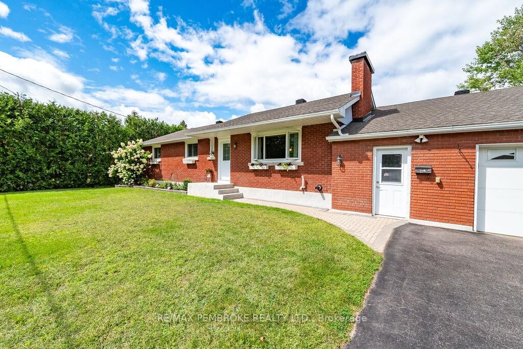 Property Photo: 13 Sunset Crescent ON K8H 2L8
