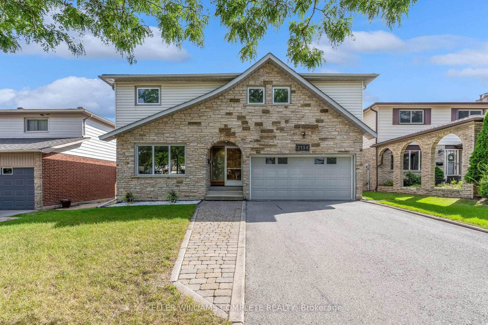 Property Photo:  2134 Cartier Crescent  ON L7P 2Z5 
