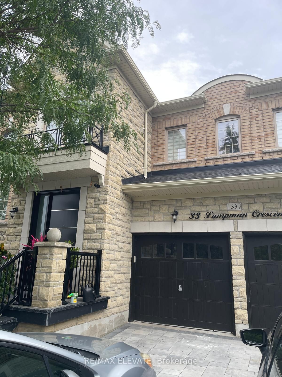 Property Photo:  33 Lampman Crescent  ON L6X 3A3 