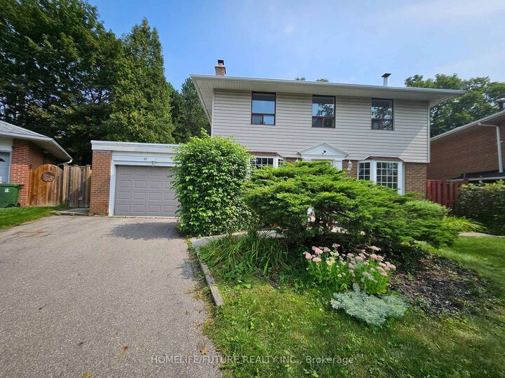 Property Photo:  27 Ringwood Crescent  ON M2J 1C8 