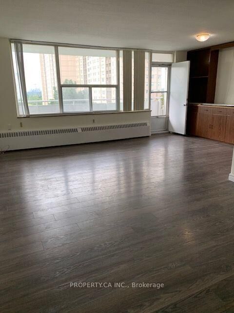 Property Photo:  10 Parkway Forest Drive 411  ON M2J 1L3 
