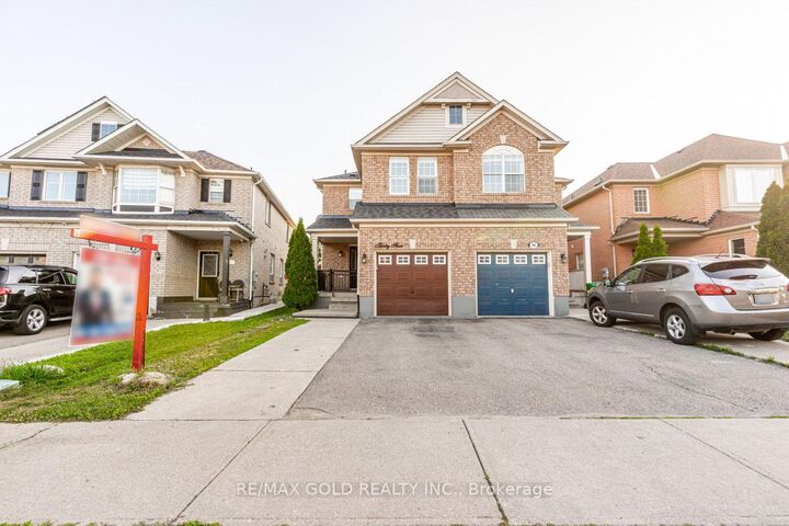 Property Photo:  34 Jingle Crescent  ON L6S 0B2 