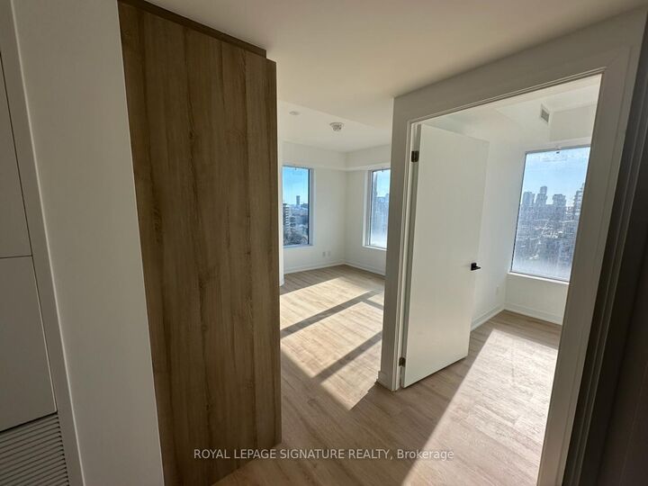 Property Photo: 319 Jarvis Street 1115 ON M5B 2C2