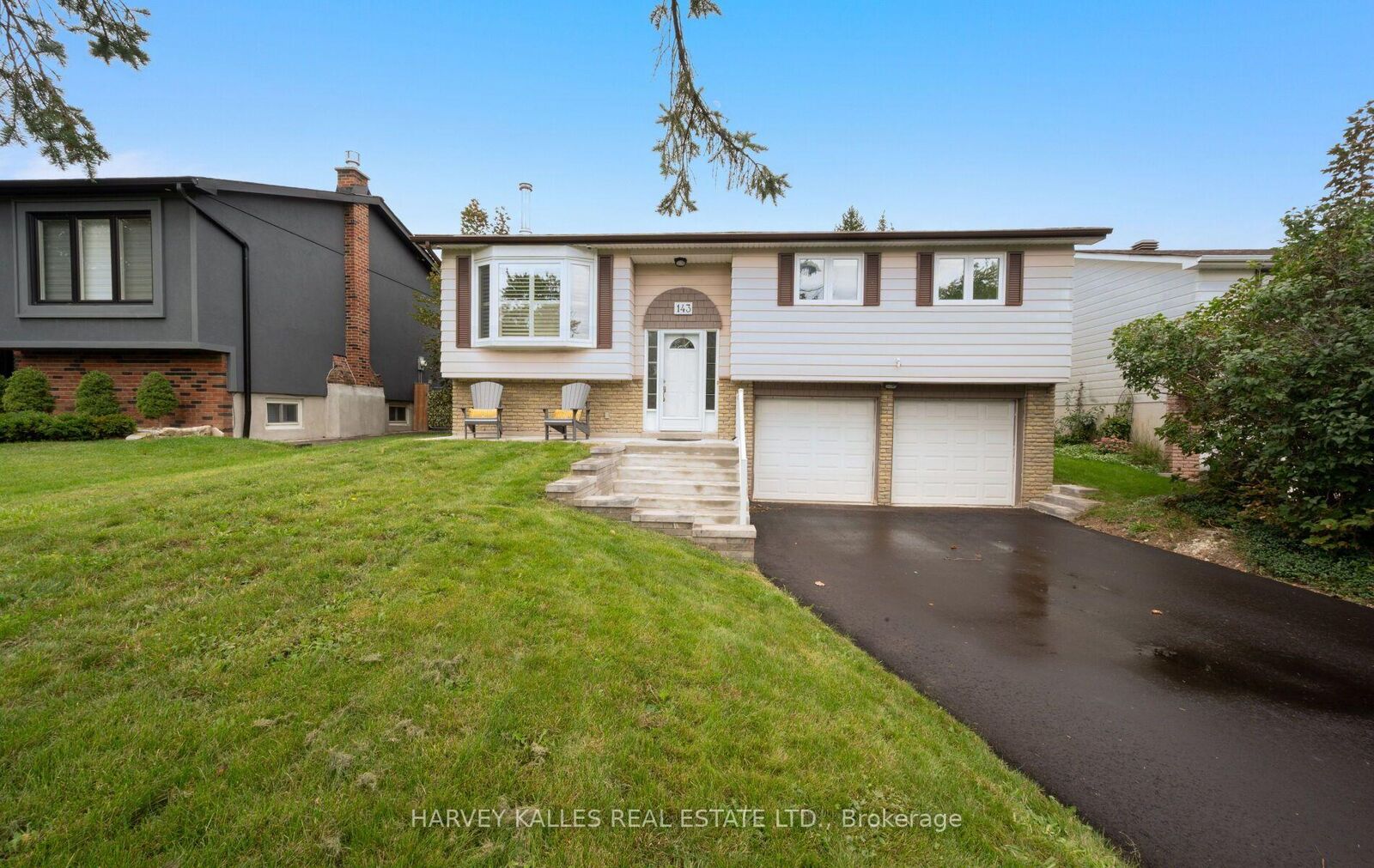 Property Photo:  143 Kingsview Drive  ON L7E 3W2 