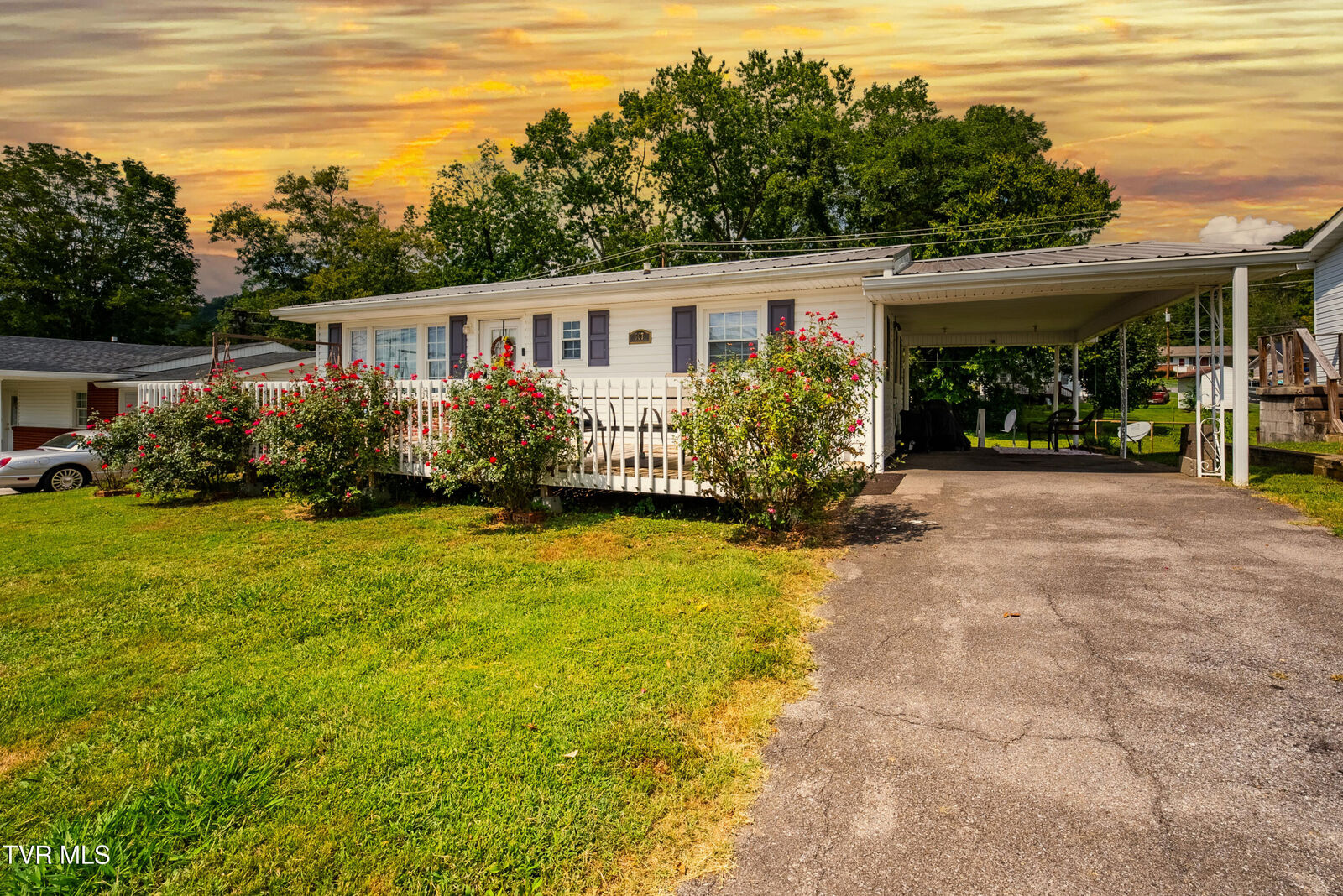 Property Photo:  607 Watterson Street  TN 37857 