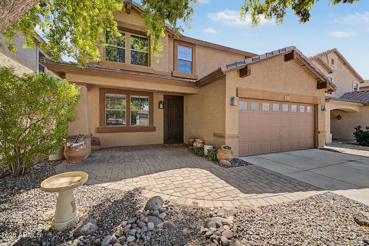 Property Photo: 1917 E Daley Lane AZ 85024