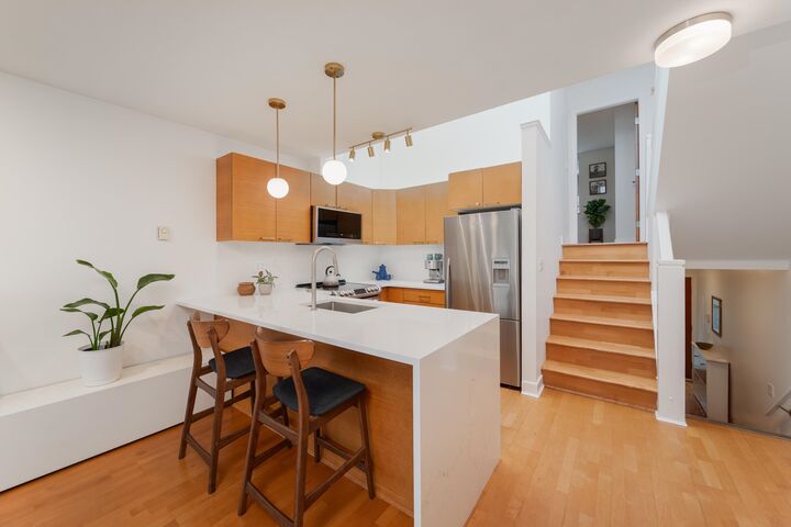 Property Photo: 1250 W 6th Avenue 9 BC V6H 1A5