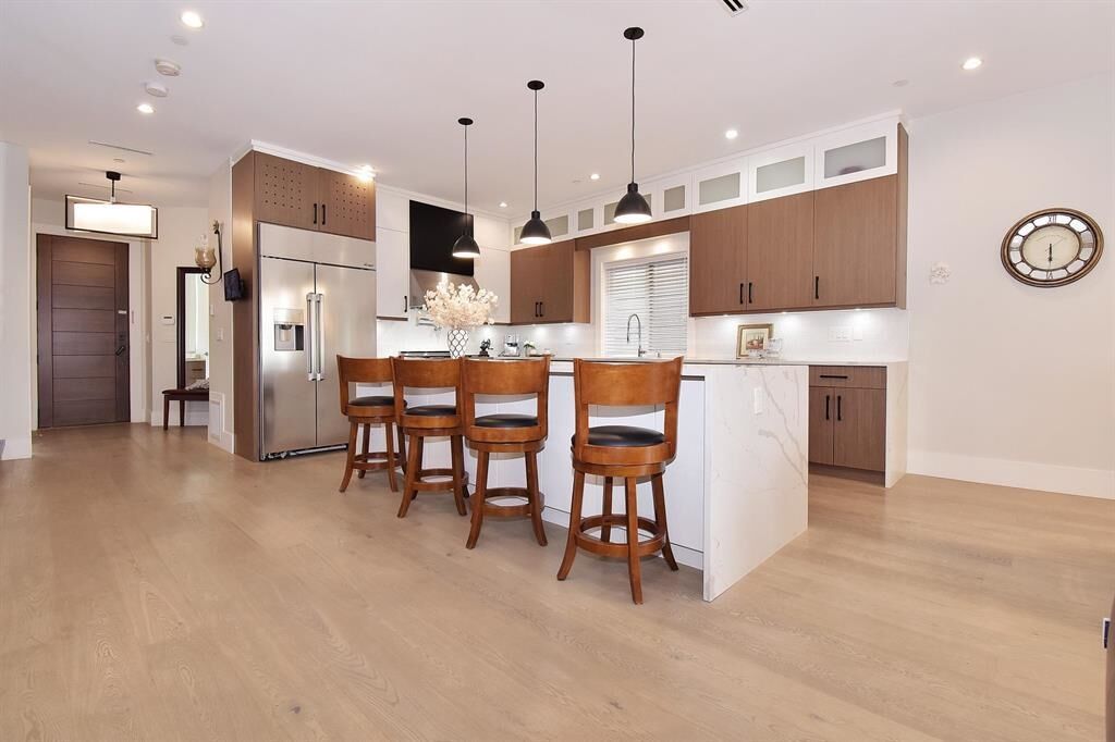 Property Photo:  154xx Russell Avenue  BC V4B 2R3 