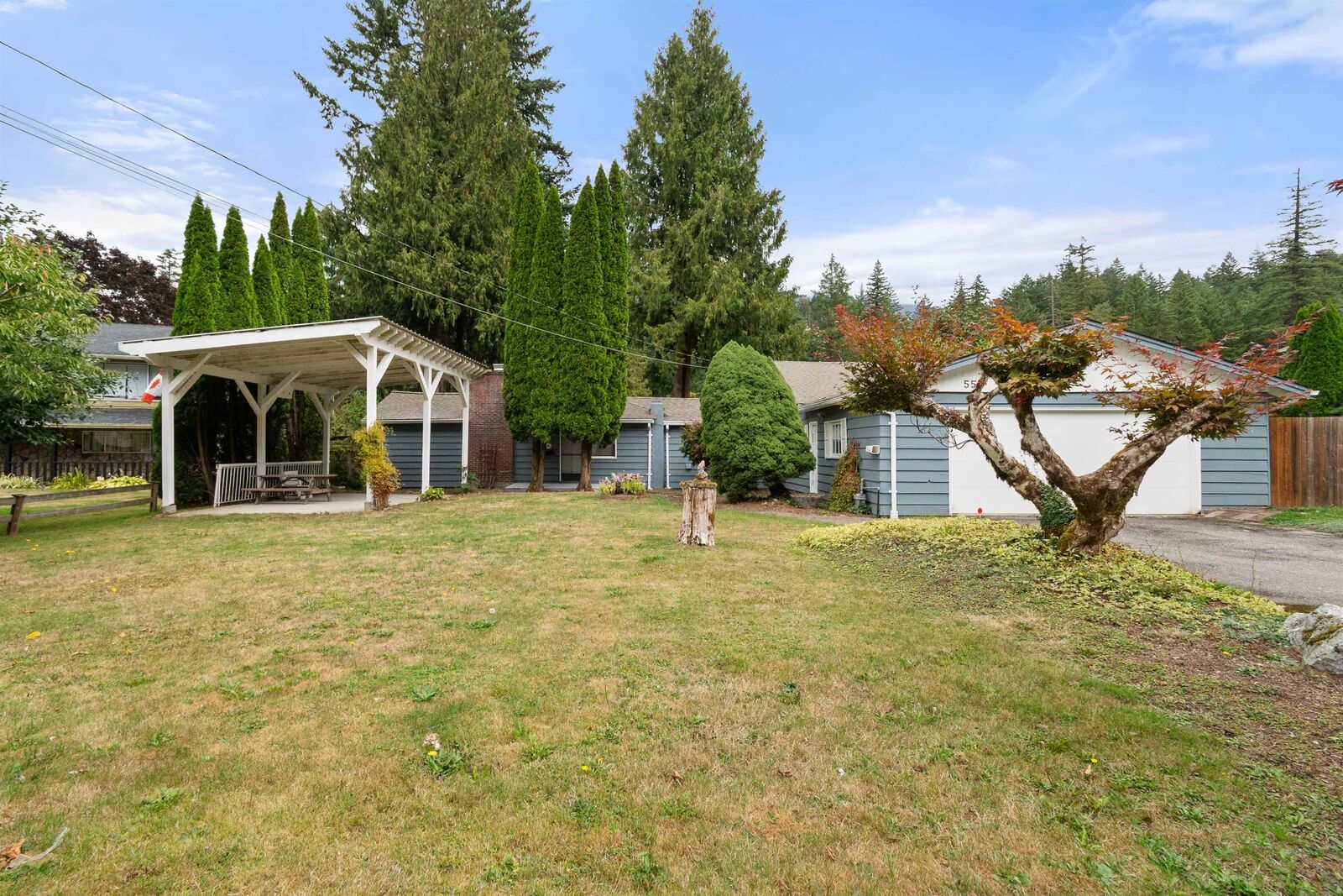 Property Photo:  555 Glenaire Drive  BC V0X 1L4 