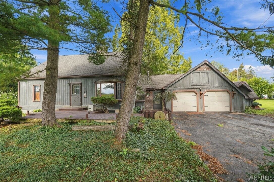Property Photo: 2644 McClew Road NY 14028