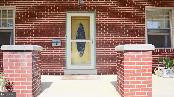 Property Photo: 211 Broad Street PA 17538