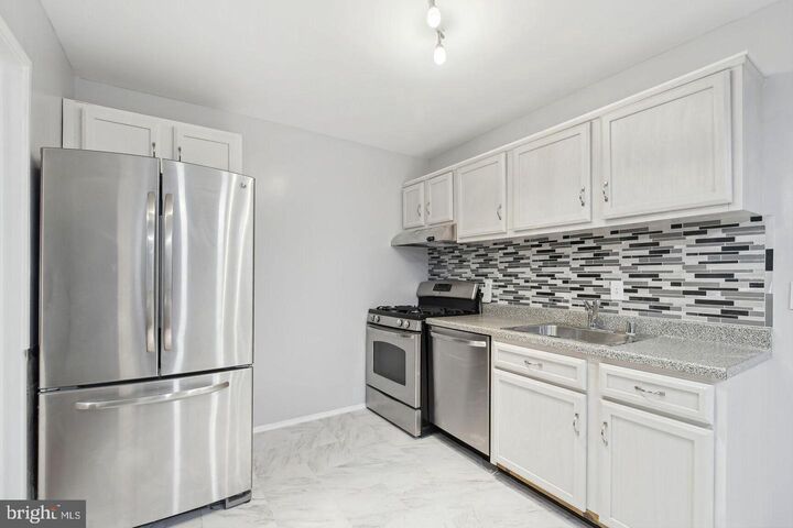 Property Photo: 1635 Parkcrest Circle 8D/201 VA 20190
