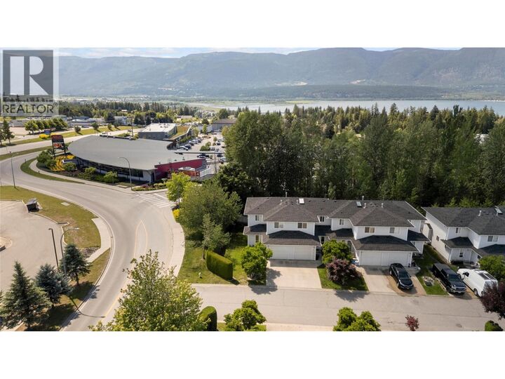 Property Photo:  2951 11th Avenue Northeast 2  BC V1E 1V8 