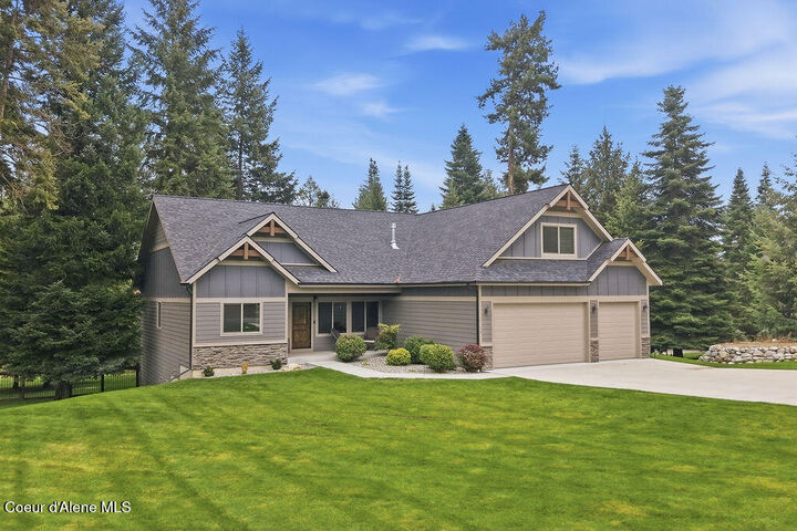 Loopers In House House for sale in Hauser: 11614 N Waterford Loop, Hauser, ID 83854