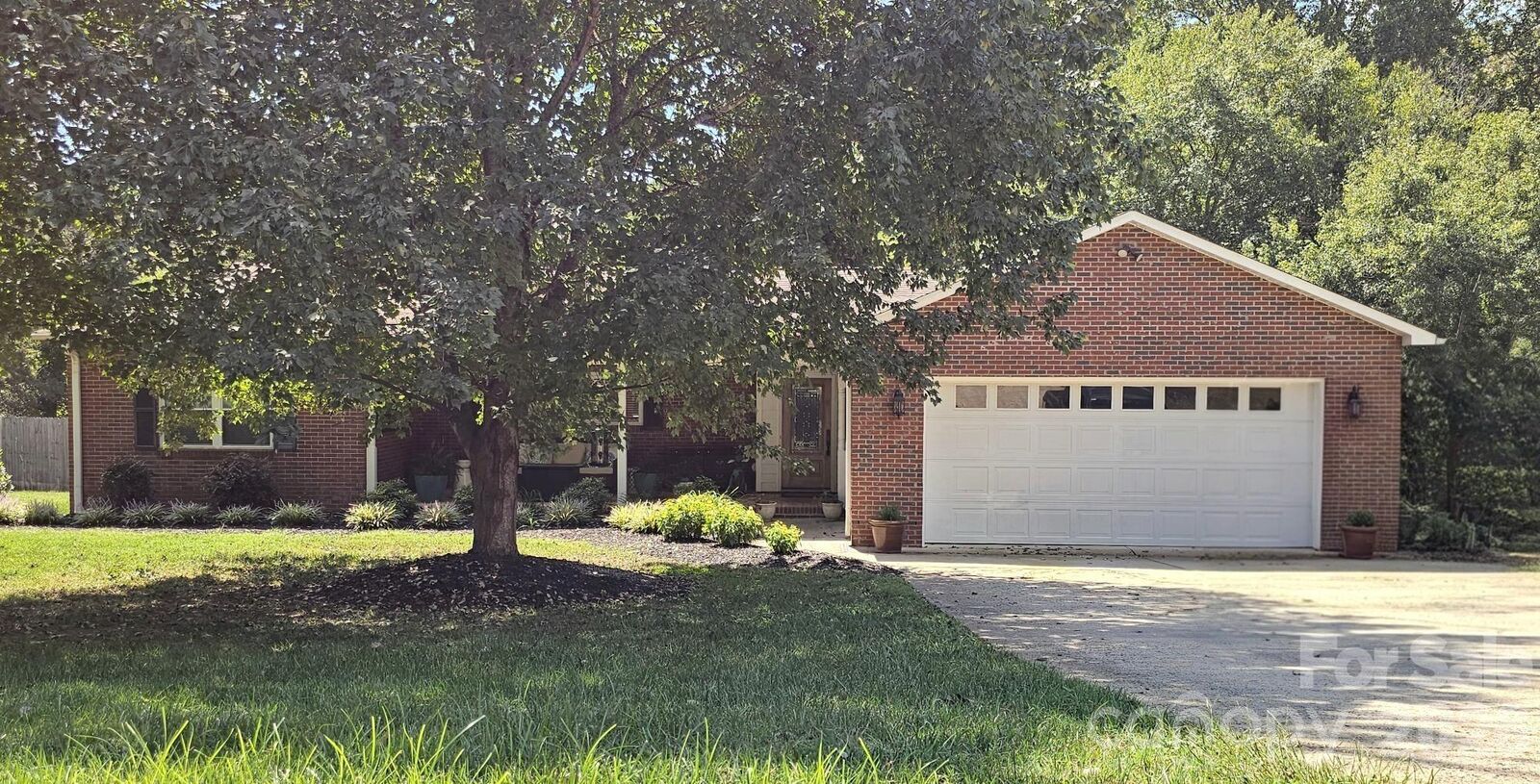 Property Photo: 827 Ferndale Drive NC 28677
