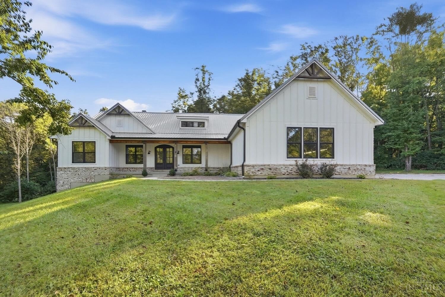 Property Photo: 210 Blue Jay Way OH 45177