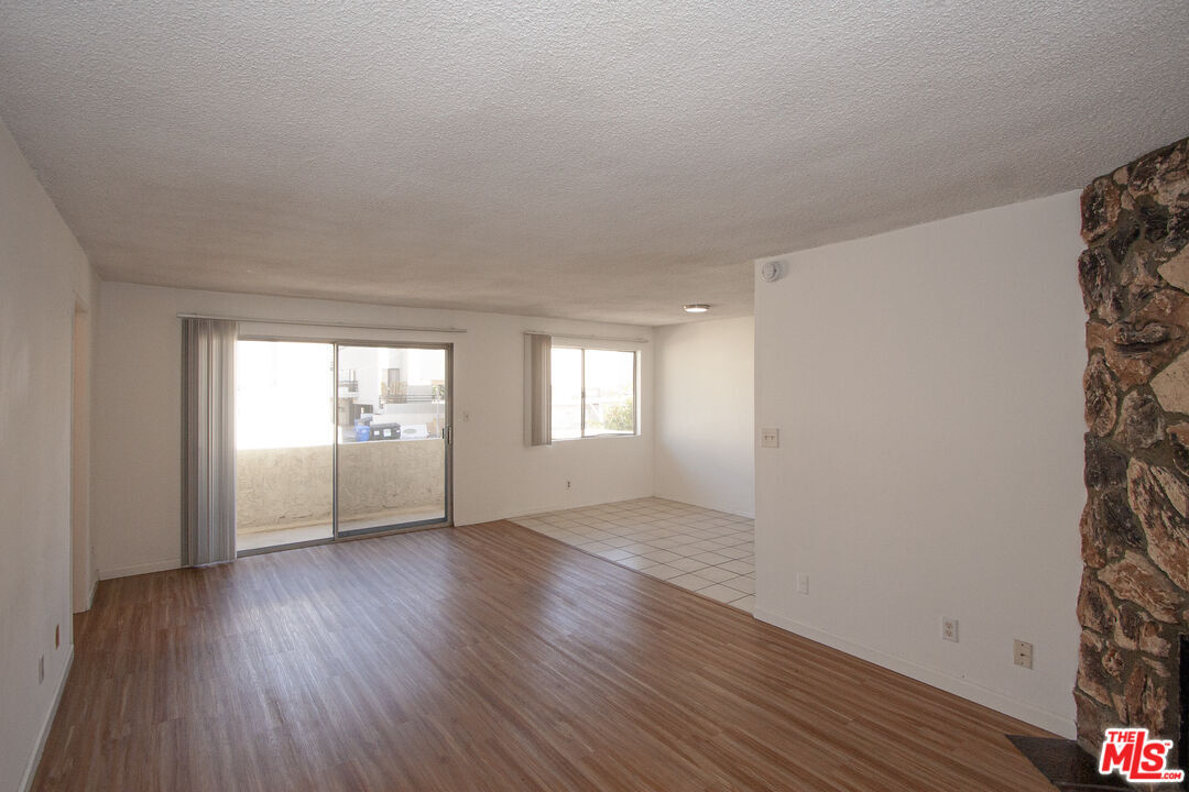 Property Photo: 11515 Ohio Ave, Unit 3 CA 90025
