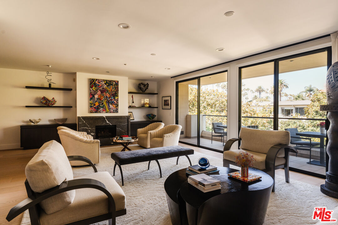 Property Photo: 701 Ocean Ave, Unit 309 CA 90402